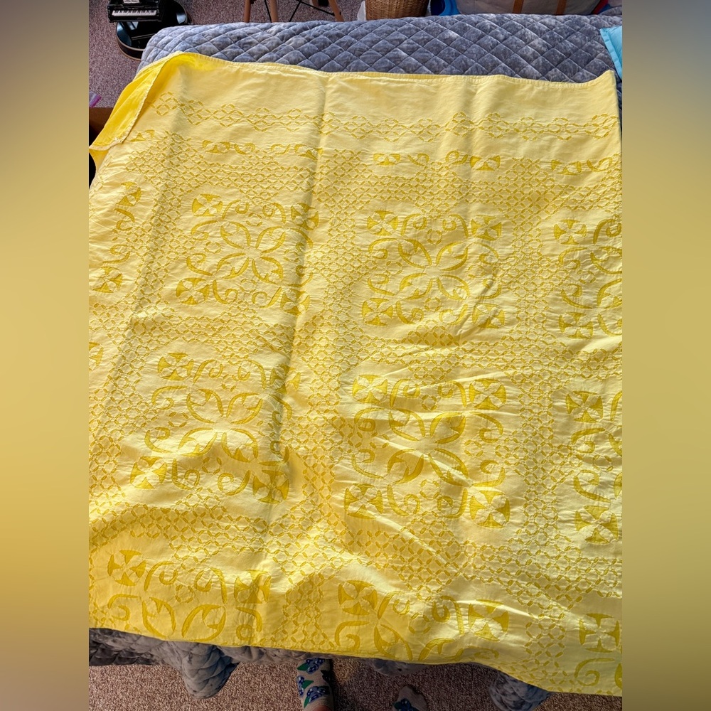 Vintage Large Embroidered Yellow Tablecloth Cottagecore Spring Easter - Picture 2 of 3
